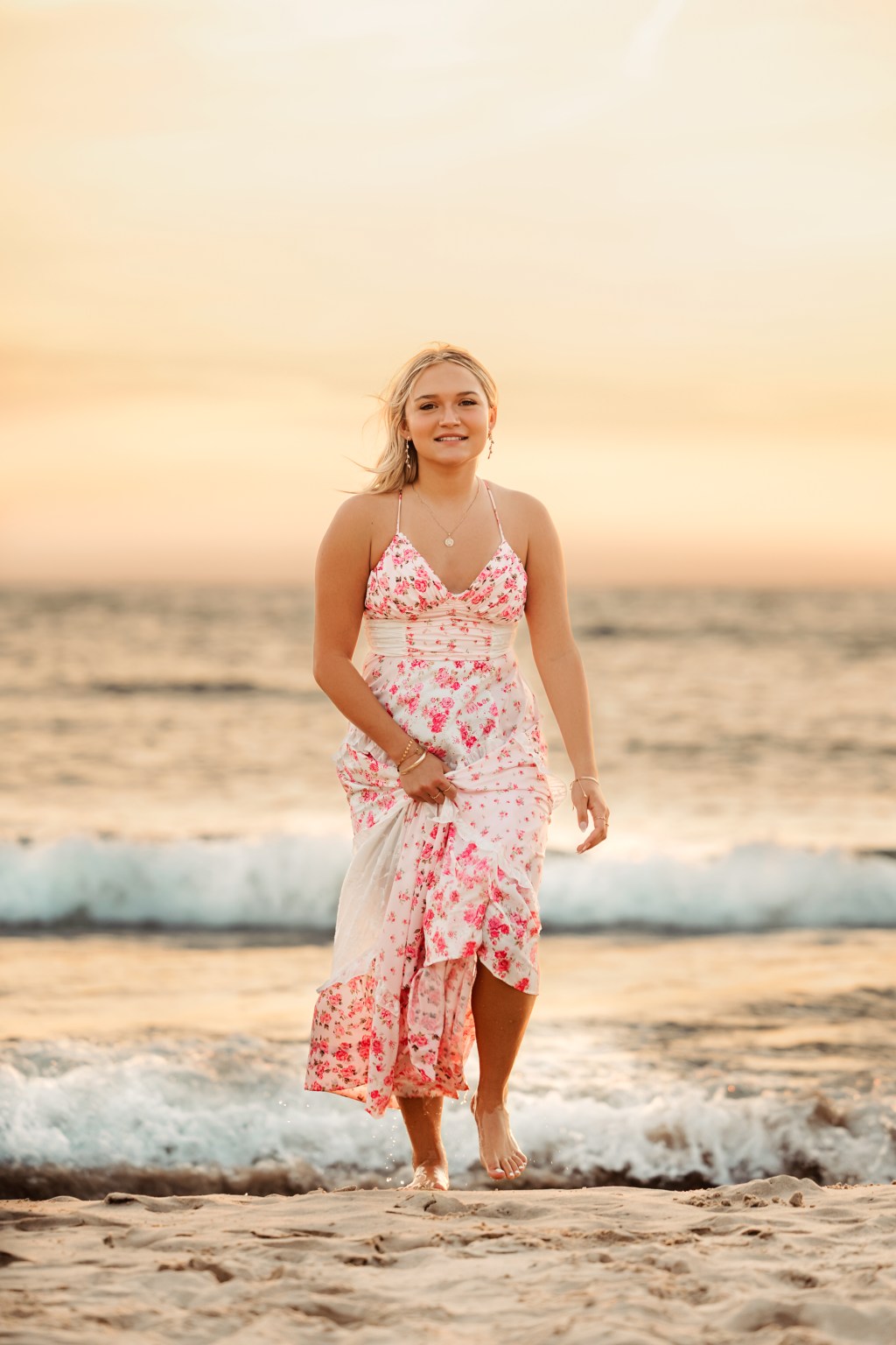 What to Wear for Senior Photos: Outfit Tips That Photograph&nbsp;Beautifully
