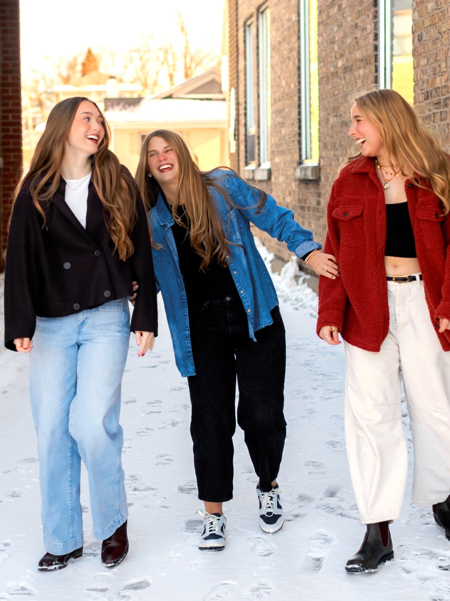 Winter Senior Photos in St. Joseph, Michigan | Amber’s Icons Downtown + Silver&nbsp;Beach