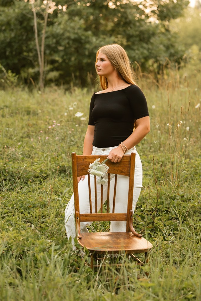 Van buren county michigan senior pictures in field